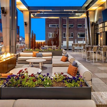 Hyatt House Indianapolis Downtown Hotel Exterior foto